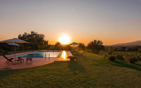 Villa Palazzaccio 26: Cielo, Orizzonte, Paesaggio, Ecoregione, Afterglow, Plain, Alba, Tramonto, Crepuscolo, Luce Del Sole