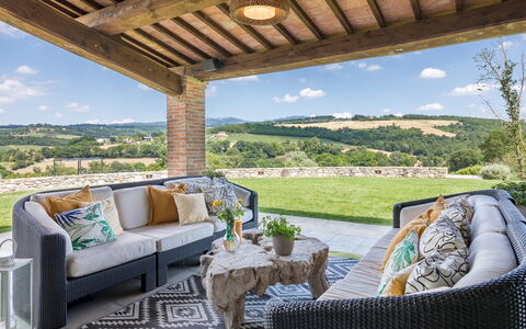 Villa le Fontane 12: Mobilia, Divano, Interior Design, Tavolo, Sedia, Soggiorno, Casa, Pavimentazione, Lancia Cuscino