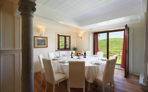 Villa la Poiana 10: Mobilia, Interior Design, Tavolo, Sedia, Soffitto, Camera, Pavimentazione, Cucina & Sala Da Pranzo Tavolo, Pavimento, Sala Da Pranzo