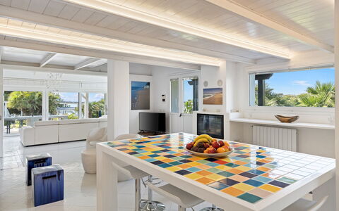 Villa Ambra 10: Interior Design, Mobilia, Pavimentazione, Pavimento, Soffitto, Legna, Cucina, Casa, Tavolo, Camera
