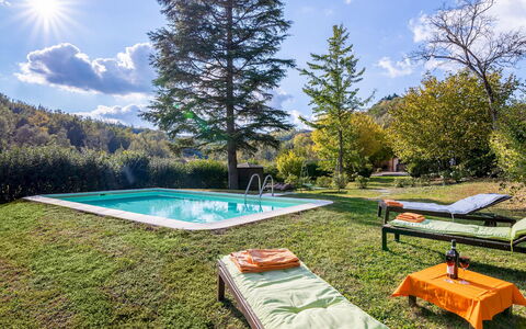 Cascina la Valle 10+2: Piscina, Catena Montuosa, Hill Station, Eco Hotel, Valle, Larice, Giardino, Landscaping, Ricorrere