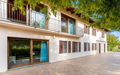 Cascina la Valle 10+2: Zona Residenziale, Architettura, Casa, Materiale Composito, Porta, Balcone, Estate, Shade, Portico, Villa