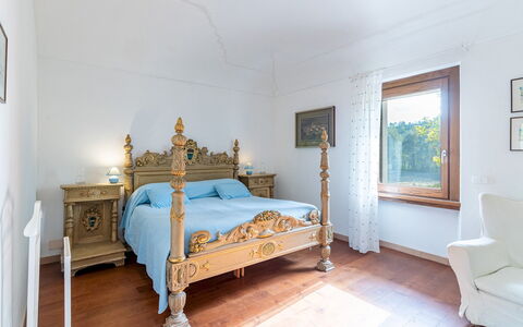 Cascina la Valle 10+2: Mobilia, Interior Design, Letto, Camera Da Letto, Pavimentazione, Pavimento, Lenzuolo, Camera, Bedding, Illuminazione