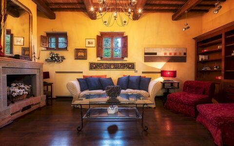 Casale dei Girasoli 14: Mobilia, Interior Design, Pavimentazione, Divano, Soggiorno, Legna, Pavimento, Sedia, Camera, Tavolo