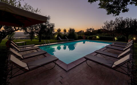 Vista del Lago 12: Piscina, Mobili Da Esterno, Ricorrere, Mobilia, Terme, Eco Hotel, Lettino, Shade, Giardino, Landscaping