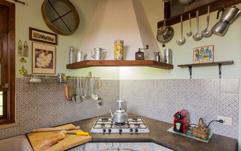 Il Giardino dei Limoni 8: Cucina, Interior Design, Pavimentazione, Controsoffitto, Elettrodomestico Da Cucina, Pavimento, Camera, Illuminazione, Casa, Mobilia