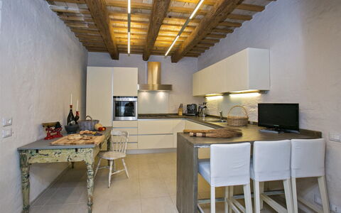 Casa Angela 6: Mobilia, Interior Design, Pavimentazione, Cucina, Controsoffitto, Legna, Pavimento, Soffitto, Elettrodomestico Da Cucina, Camera