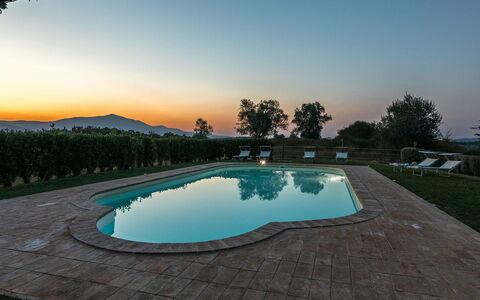Podere di Salci 10: Piscina, Crepuscolo, Sera, Alba, Landscaping, Mobili Da Esterno, Tramonto, Sole, Eco Hotel