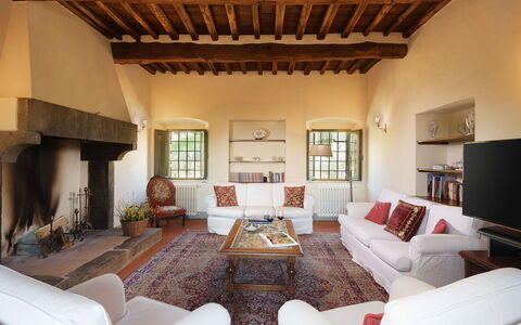 Marangole 12: Mobilia, Parete, Interior Design, Pavimentazione, Divano, Soggiorno, Casa, Pavimento, Soffitto, Camera