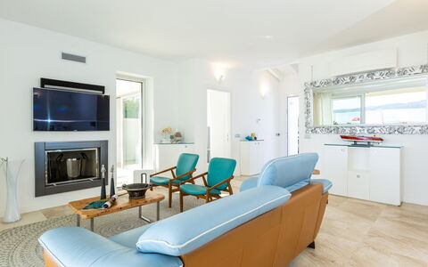 Villa Amar 4: Mobilia, Interior Design, Divano, Pavimentazione, Soffitto, Soggiorno, Pavimento, Casa, Appartamento, Camera