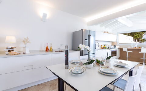 Villa Amar 4: Interior Design, Mobilia, Cucina, Controsoffitto, Pavimentazione, Casa, Illuminazione, Appartamento, Soffitto, Tavolo