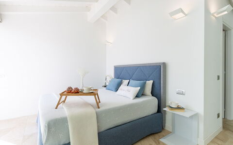 Villa Amar 4: Mobilia, Interior Design, Parete, Camera Da Letto, Legna, Letto, Pavimentazione, Camera, Pavimento, Casa