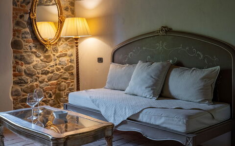 Podere Bellaria 18+2: Mobilia, Interior Design, Illuminazione, Pavimento, Camera, Lancia Cuscino, Casa, Cuscino, Soggiorno, Divano