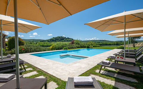 Podere Bellaria 18+2: Geografia Montane, Piscina, Collina, Montagna, Lotto, Giardino, Ricorrere, Mobili Da Esterno, Catena Montuosa, Hill Station