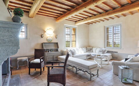 Villa Il Meluccio 12: Mobilia, Interior Design, Parete, Pavimentazione, Pavimento, Soffitto, Divano, Casa, Sedia, Soggiorno