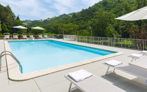 La Villa Dina 10: Piscina, Ricorrere, Eco Hotel, Mobili Da Esterno, Hotel, Terme, Resort Citta ', Lettino, Villa