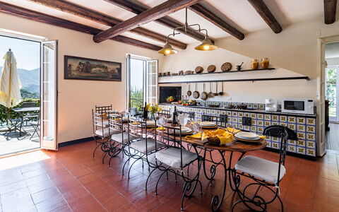 Villa Baia Blu 12: Mobilia, Cucina & Sala Da Pranzo Tavolo, Casa, Sedia, Sala Da Pranzo, Cucina, Pianta Della Casa, Estate, Ricorrere, Controsoffitto