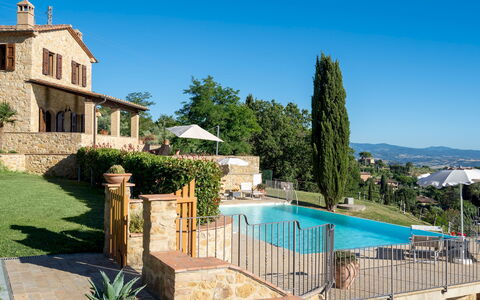 La Vecchia Fonte 15: Piscina, Estate, Villa, Agriturismo, Hacienda, Ricorrere, Eco Hotel