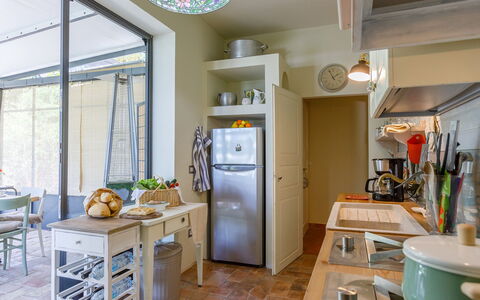 La Casa di Nanì 8: Mobilia, Interior Design, Cucina, Controsoffitto, Soffitto, Elettrodomestico Da Cucina, Pavimentazione, Illuminazione, Apparecchio Major, Lampada