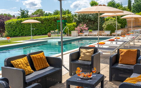 La Colonica 18: Piscina, Mobili Da Esterno, Mobilia, Ombrello, Ricorrere, Lettino, Sedia, Tavolo Esterno, Giardino, Eco Hotel