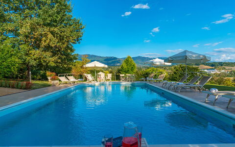 Villa Leonardo 30+6: Piscina, Geografia Montane, Montagna, Collina, Mobili Da Esterno, Ricorrere, Catena Montuosa, Ombrello, Eco Hotel, Lettino