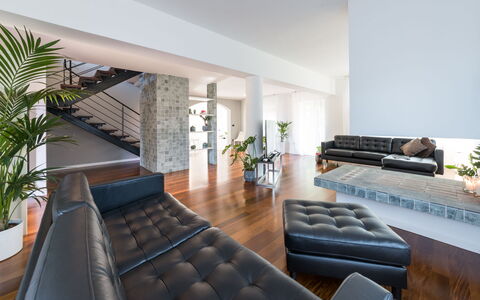 Villa Ninetta 10+1: Mobilia, Interior Design, Pavimentazione, Divano, Pavimento, Soffitto, Legna, Soggiorno, Tavolo, Casa