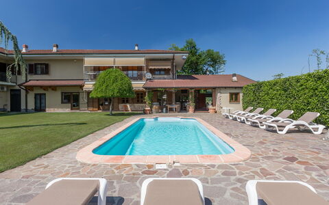 Villa Miki 10: Piscina, Ricorrere, Estate, Mobili Da Esterno, Hacienda, Villa, Shade, Cortile, Eco Hotel, Cortile
