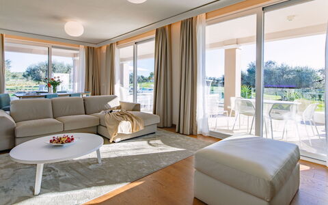 La Perla tra Gli Ulivi 12: Interior Design, Mobilia, Pavimentazione, Pavimento, Legna, Soffitto, Casa, Sedia, Soggiorno, Tavolo