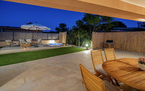 Villa Gea 8: Pavimentazione, Pavimento, Shade, Giardino, Mobili Da Esterno, Piscina, Eco Hotel, Color Legno, Paesaggio Di Illuminazione, Backyard