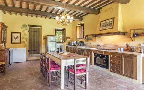 Casale Piattini 10: Mobilia, Pavimentazione, Interior Design, Parete, Legna, Cabinetry, Casa, Cucina, Pavimento, Camera