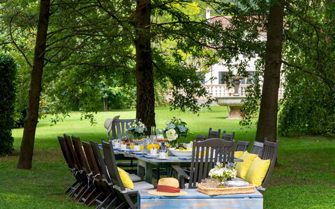 Villa Barchessa Panigai 8: Mobilia, Mobili Da Esterno, Sedia, Tavolo, Giardino, Tavolo Esterno, Prato, Shade, Backyard