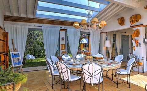 Villa le Cave 12: Mobilia, Sedia, Tavolo, Interior Design, Cucina & Sala Da Pranzo Tavolo, Illuminazione, Sala Da Pranzo, Soffitto, Casa, Ricorrere
