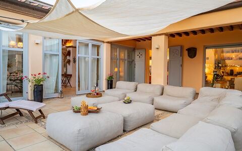 Villa le Cave 12: Mobilia, Pavimento, Divano, Mobili Da Esterno, Shade, Sedia, Soggiorno, Eco Hotel, Struttura Esterna