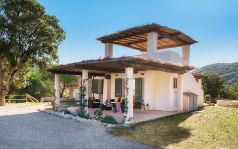 Villa Zaca 6: Legna, Portico, Casa, Porta, Villetta, Shade, Struttura Esterna, Estate, Materiali Naturali, Agriturismo
