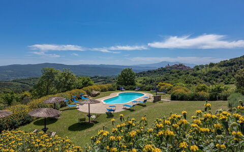 Podere San Ansano 14+2: Prato, Mobili Da Esterno, Piscina