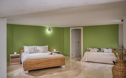 Villa Relax 12+2: Mobilia, Interior Design, Pavimentazione, Pavimento, Parete, Letto, Camera Da Letto, Legna, Soffitto, Camera