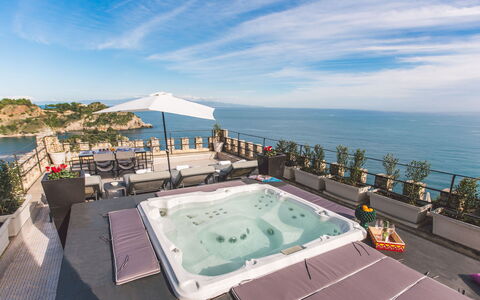 Torre Pirandello 6: Acqua, Corpo D'Acqua, Mare, Ricorrere, Costiera E Morfologie Oceanic, Oceano, Piscina, Costa, Tempo Libero, Mobili Da Esterno