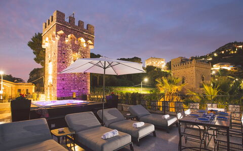 Torre Pirandello 6: Ricorrere, Piscina, Estate, Hotel, Hacienda, Notte, Resort Citta ', Cortile, Dimora