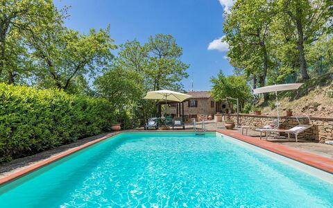 Casa Largnano 6+2: Piscina, Hacienda, Villa, Giochi D'Acqua, Backyard, Eco Hotel