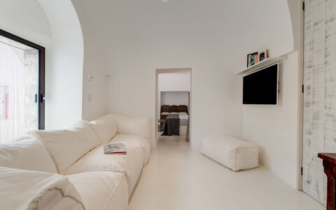 Trullo Santa Pazienza 6+3: Interior Design, Pavimentazione, Pavimento, Mobilia, Soffitto, Divano, Camera, Soggiorno, Appartamento, Casa
