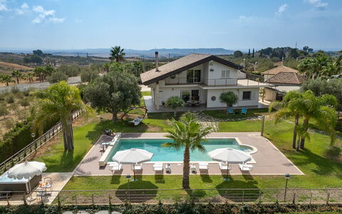 Villa Alessia 6: Piscina, Ricorrere, Zona Residenziale, Estate, Tempo Libero, Ombrello, Dimora, Hacienda, Villa, Eco Hotel