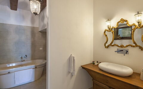 Casa Melograno 11+2: Bagno, Idraulico Fixture, Interior Design, Vasca Da Bagno, Pavimentazione, Rubinetto, Lavandino Del Bagno, Lavello, Pavimento, Idraulico