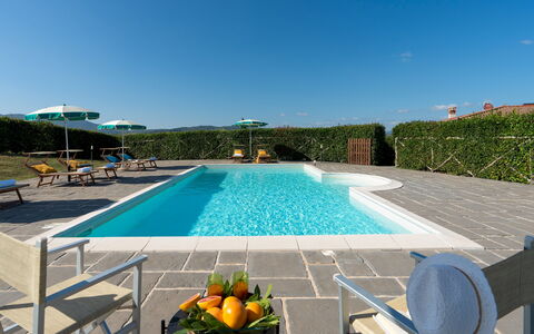 Villa Il Magnifico 10: Piscina, Mobili Da Esterno, Ricorrere, Sedia, Eco Hotel, Shade, Landscaping, Vaso Di Fiori, Tavolo Esterno, Pianta Della Casa