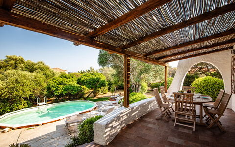 Villa Isa 6: Mobilia, Piscina, Mobili Da Esterno, Architettura, Ricorrere, Sedia, Backyard, Giardino, Estate, Eco Hotel