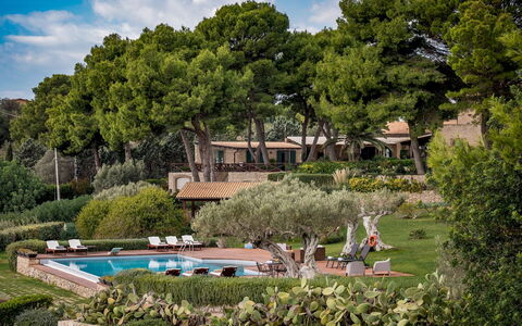 Villa Terra del Sole 8: Giardino, Mobili Da Esterno, Landscaping, Ricorrere, Villa, Hedge, Hacienda, Eco Hotel, Cortile, Agriturismo