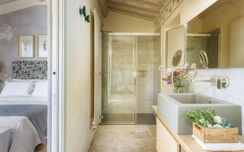 Villa Metelliano 10: Interior Design, Parete, Pavimentazione, Pavimento, Mobilia, Casa, Soffitto, Illuminazione, Camera, Bagno