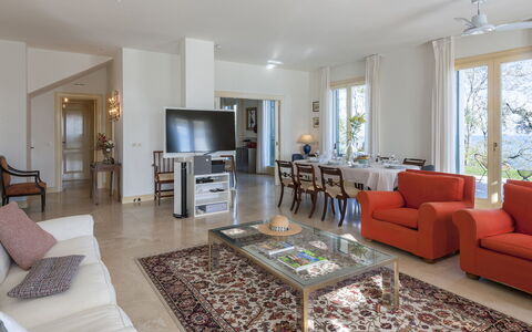 Villa Lucente 6+2: Mobilia, Interior Design, Pavimentazione, Pavimento, Divano, Soffitto, Camera, Legna, Soggiorno, Tavolo