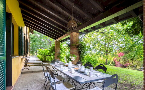 Tenuta Contessa Chiara 17: Mobilia, Porta, Sedia, Shade, Giardino, Estate, Cucina & Sala Da Pranzo Tavolo, Backyard, Bicicletta, Mobili Da Esterno