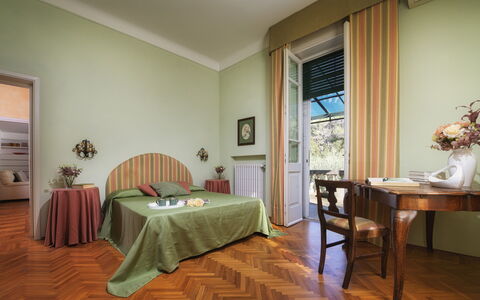 Villa Gaius 8+2: Mobilia, Interior Design, Letto, Camera Da Letto, Parete, Pavimentazione, Lenzuolo, Pavimento, Legna, Bedding