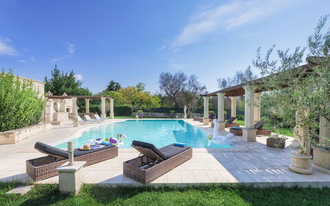 Villa la Dolce Vita 6: Piscina, Giochi D'Acqua, Materiale Composito, Estate, Giardino, Shade, Ricorrere, Colonna, Landscaping, Hacienda